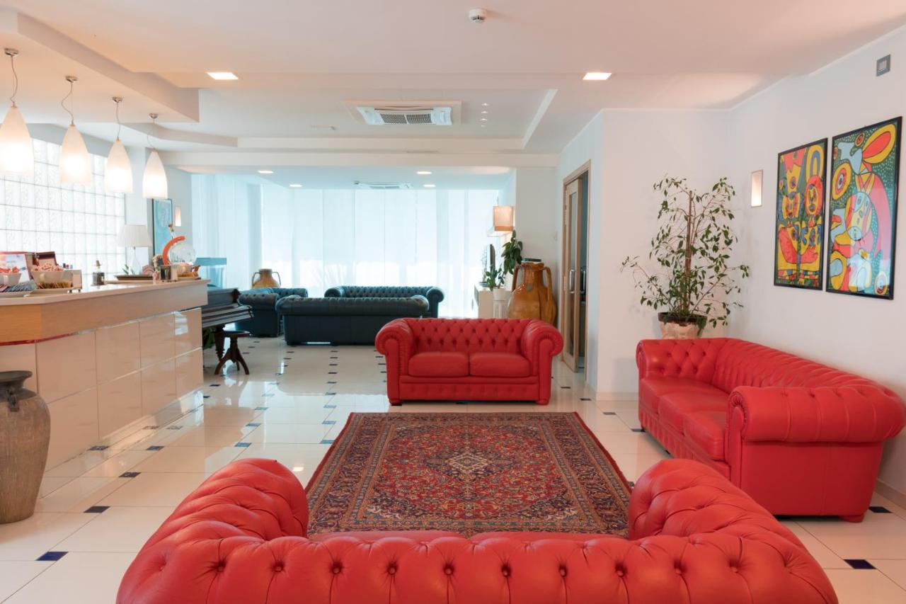 Hotel Haus Charlotte San Benedetto del Tronto Kültér fotó