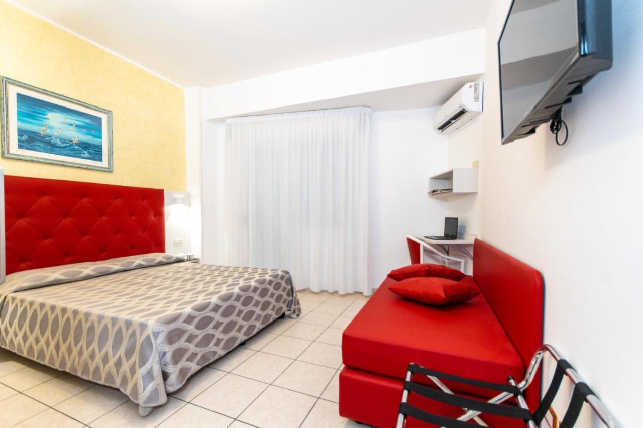 Hotel Haus Charlotte San Benedetto del Tronto Kültér fotó