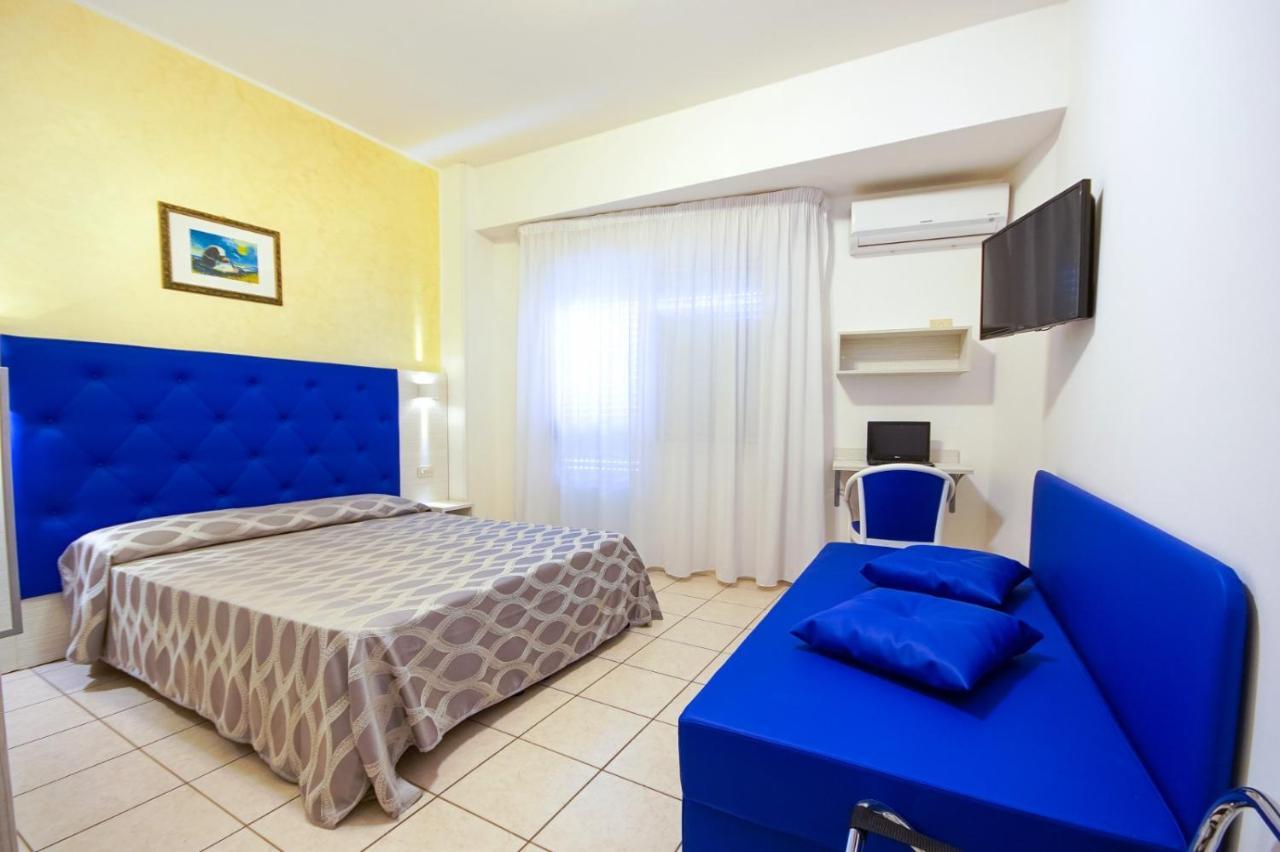 Hotel Haus Charlotte San Benedetto del Tronto Kültér fotó
