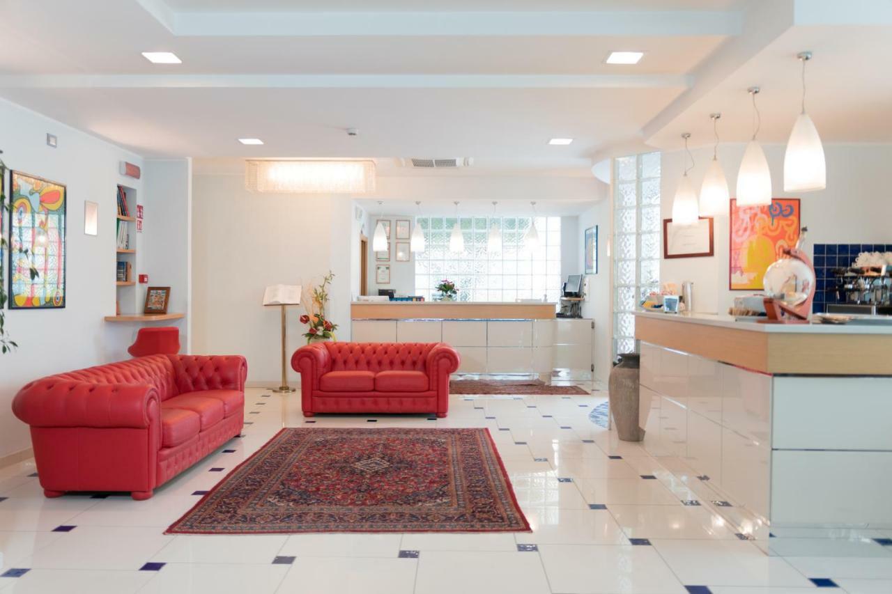 Hotel Haus Charlotte San Benedetto del Tronto Kültér fotó